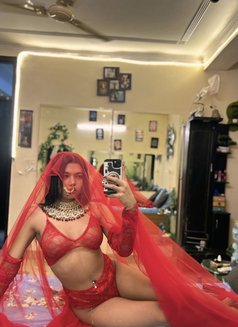Neeru - Transsexual escort in New Delhi Photo 28 of 28