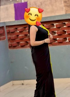 Neeru punjabi Cam/meet - escort in New Delhi Photo 9 of 10