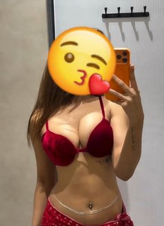 Neeru Slim Cam/meet - escort in New Delhi Photo 6 of 17