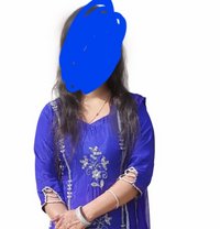 Neeru punjabi Cam/meet - puta in New Delhi Photo 3 of 11