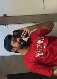 Neet - Male companion in Chandigarh Photo 1 of 1