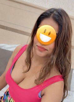 Neeta - escort in Dubai Photo 4 of 7
