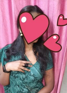 Neethu - escort in Chennai Photo 3 of 6