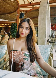 Neetu - escort in Abu Dhabi Photo 1 of 4