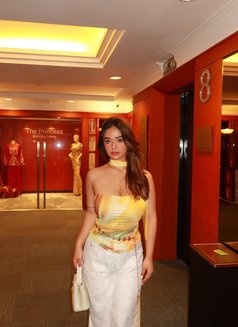 Neetu - escort in Abu Dhabi Photo 5 of 5