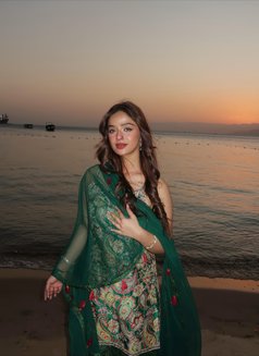 Neetu - escort in Dubai Photo 3 of 5