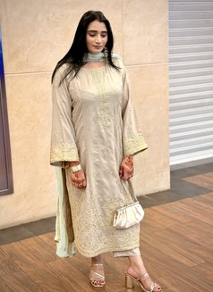 Neha Back Again - puta in Dubai Photo 5 of 8