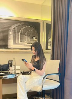 Neha College Going Girl Incall / Outcall - puta in New Delhi Photo 2 of 3