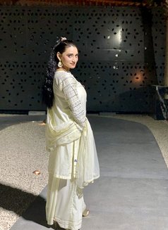 Neha - escort in Dubai Photo 3 of 6