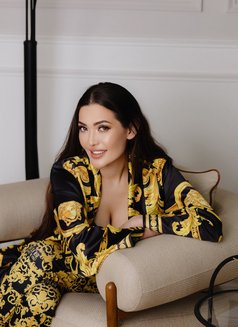 Neha - escort in Tokyo Photo 2 of 3