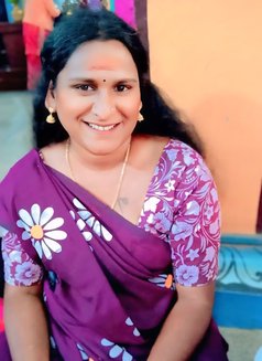 Neha - Transsexual escort in Bangalore Photo 2 of 3