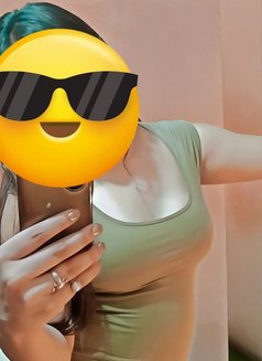 Neha Gfe Cam and real meet - escort in New Delhi Photo 5 of 6