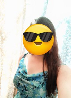 Neha Gfe Cam and real meet - escort in New Delhi Photo 6 of 6
