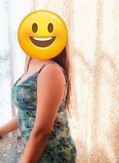 Neha (Cam and real meet) - puta in New Delhi Photo 5 of 6