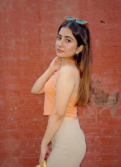 Neha Gupta - escort in Abu Dhabi Photo 2 of 5