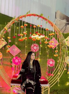 Neha House Wife Real Independent Profile - puta in New Delhi Photo 1 of 8