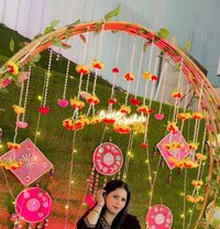 Neha House Wife Real Independent Profile - puta in New Delhi