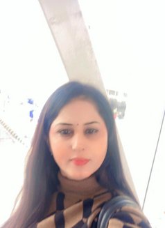 Neha House Wife Real Independent Profile - puta in New Delhi Photo 3 of 8