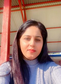 Neha House Wife Real Independent Profile - puta in New Delhi Photo 5 of 8