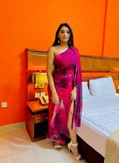 Neha in Bur Dubai - escort in Dubai Photo 4 of 8