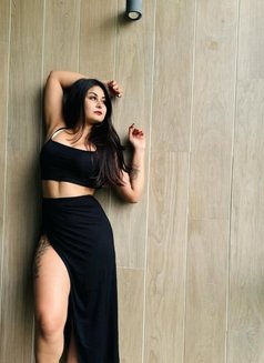 Neha - escort in Abu Dhabi Photo 2 of 4