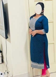 Neha - puta in Dubai Photo 1 of 2