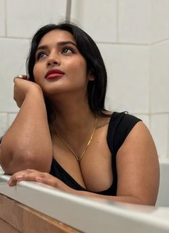 Neha - puta in Hyderabad Photo 3 of 4