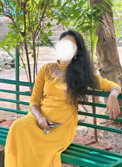 Neha - puta in Pune Photo 2 of 3