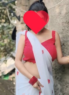 Neha - puta in Kolkata Photo 2 of 3