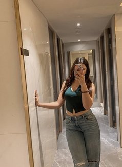Neha - puta in Mumbai Photo 1 of 2