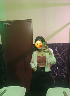 Neha - escort in New Delhi Photo 5 of 6