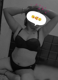 Neha - puta in New Delhi Photo 2 of 7