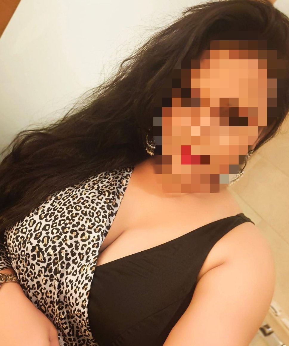 Meena for cam, Indian escort in New Delhi