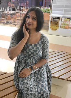 Neha - Acompañantes transexual in Kochi Photo 2 of 3
