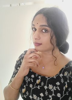 Neha - Acompañantes transexual in Kochi Photo 3 of 3