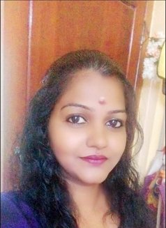 Neha - puta in Bangalore Photo 3 of 3