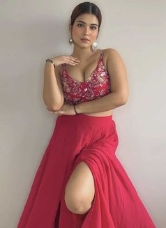 Neha Kaur Indian Model - puta in Singapore Photo 1 of 4