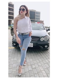 Neha Khan - puta in Lahore Photo 1 of 8