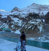 Neha professional escort - escort in Bangalore Photo 1 of 1