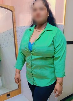 Neha Sende - puta in Mumbai Photo 6 of 6