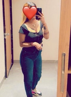Neha Sharma - puta in Gurgaon Photo 4 of 4