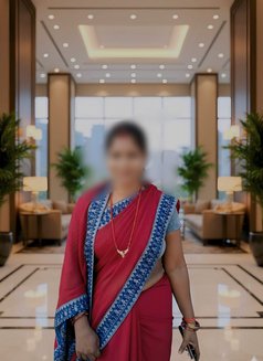 Neha Sharma - puta in Hyderabad Photo 1 of 1