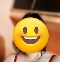 Neha Singh Cam and real meet - escort in New Delhi