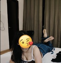 Neha Singh - puta in Noida