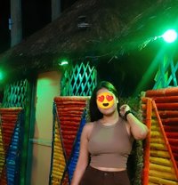 Neha Singh - puta in Pune