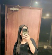 Neha Singh - puta in New Delhi Photo 3 of 3