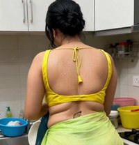 Neha Singh - escort in New Delhi Photo 8 of 15