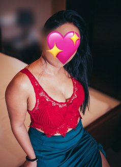 Neha - Active and Petite girl - escort in Colombo Photo 2 of 7