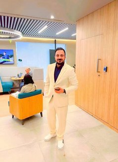 Neil - feeling so good that you tremble - Male companion in Abu Dhabi Photo 1 of 3