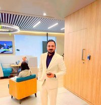 Neil Dutton - Male companion in Abu Dhabi Photo 1 of 3